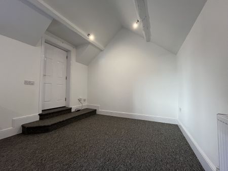 Uttoxeter - Photo 3