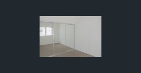 Large 1 Bedroom + Study | Huge Modern Kitchen | Available 30th November - Photo 3