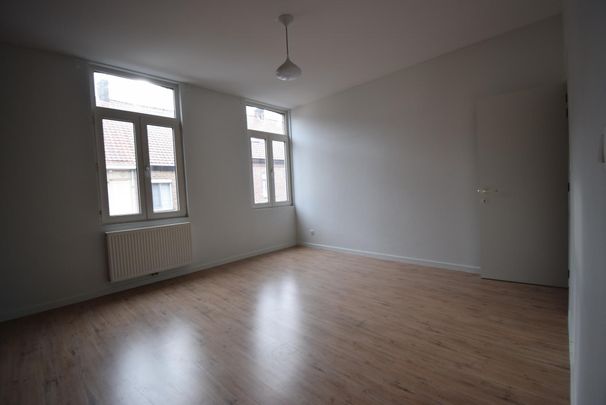 NETTE RIJWONING MET AUTOSTANDPLAATS - Photo 1