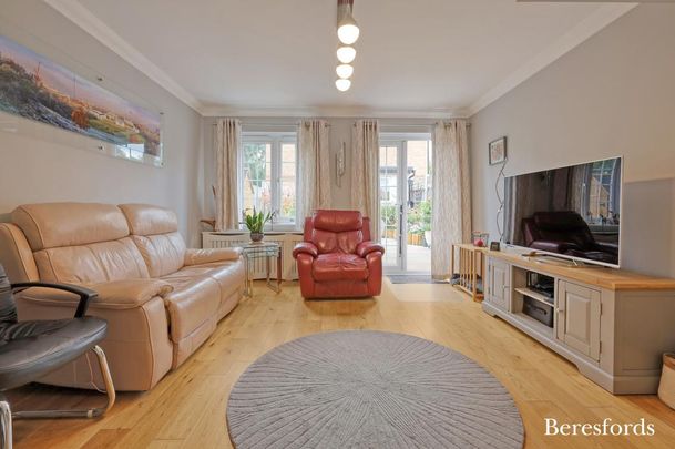 3 bedroom end of terrace house to rent - Photo 1