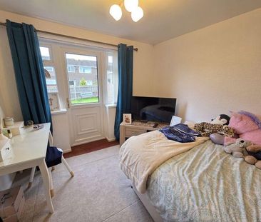 2 bedroom semi-detached bungalow to rent - Photo 3