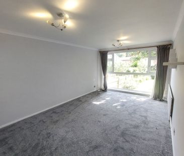 Two Bedroom Newly Redecorated Apartment for Rent in Heart of Beckenham - Photo 1