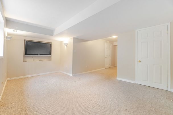 For Lease - 2499 SCOTCH PINE Drive, Oakville, Ontario - Photo 1