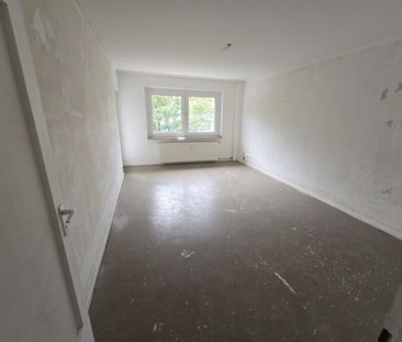 Schöne 2-Zimmer-Wohnung mit saniertem Bad und neuen Böden (3.OG ohne Aufzug) - Foto 1