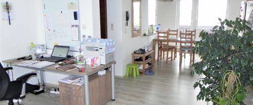 GROSSZÜGIG in WALLE! Gut geschnittene, helle 3,5-Zimmer-Maisonette-Wohnung über 3 Etagen im Altbremer 3-Familien-Haus mit offener Küche, Vollbad sowie rückwärtigem Balkon in ruhiger Lage - Photo 1