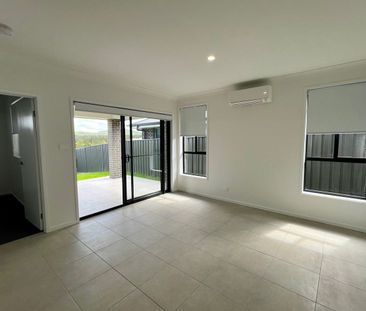 Modern 3-Bedroom Duplex in Family-Friendly Estate - Photo 1