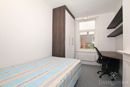 4 bedroom terraced house to rent - Photo 3