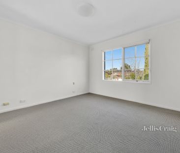 6 Tintern Rise, Glen Waverley - Photo 1