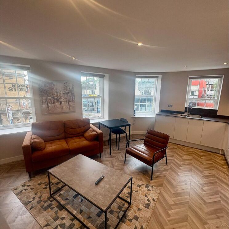 108 Flat 1 Harrogate Road, Leeds, LS7 4NY - Photo 1
