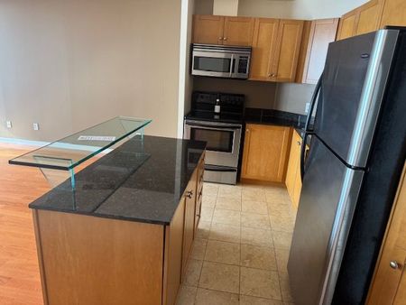 For Lease - 218 Queens Quay N/A Unit# 2311, Toronto, Ontario - Photo 2