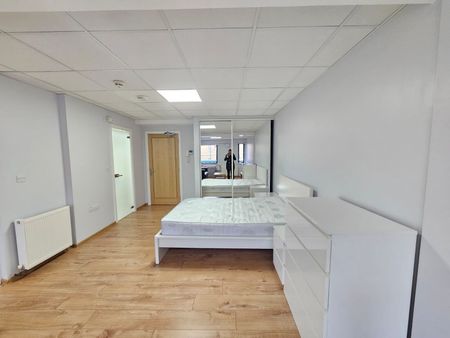 London Road, Southampton - Photo 3