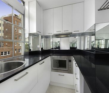 40/2 Greenknowe Avenue, Elizabeth Bay NSW 2011 - Apartment For Rent... - Photo 2