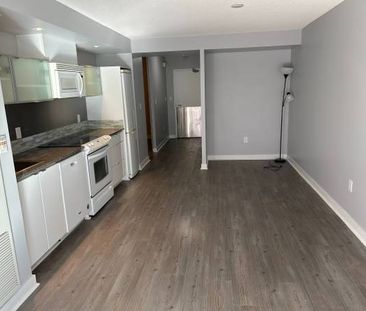 1 Bed + 1 Bed/Den Condo with Parking/Locker Incl - Photo 1