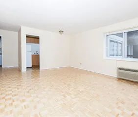 1 room apartment of 53m² in Montreal - Photo 1