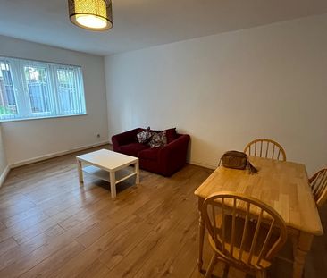 3 Bed Terraced House, Lockton Close, M1 - Photo 4