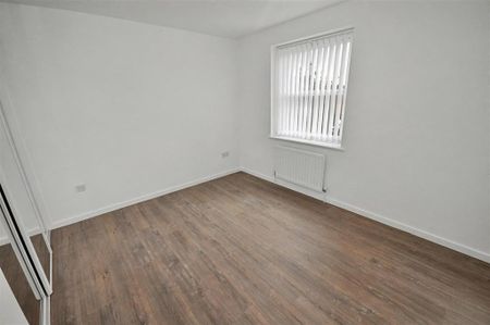 2 bedroom semi-detached house to rent - Photo 5