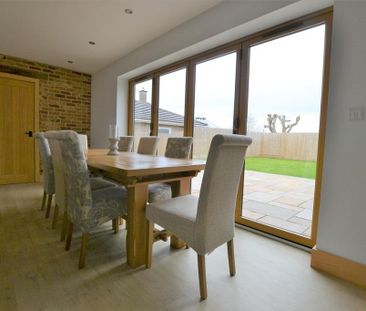 3 bedroom detached house to rent - Photo 4