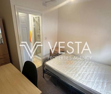 4 bedroom semi-detached house to rent - Photo 6