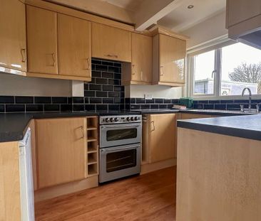 3 bedroom terraced house to rent - Photo 3