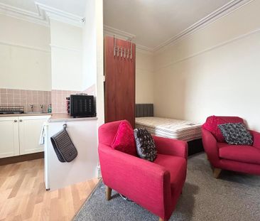 Studio to rent - Photo 1