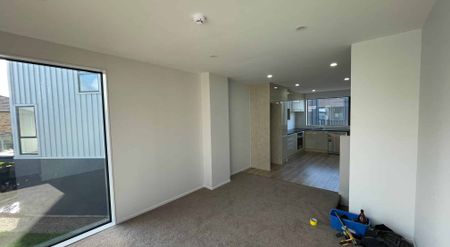 MODERN TOWNHOUSE WAITING FOR YOU! - Photo 2