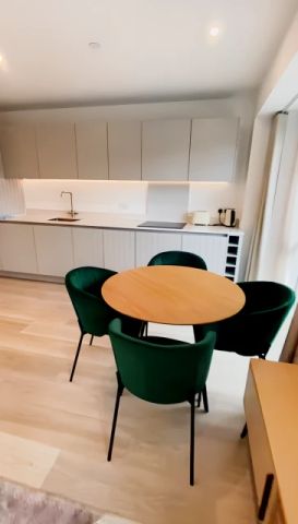 2 Bedroom 2 Bathroom Flat306 - Photo 4