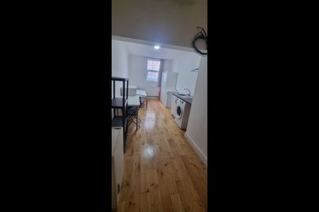 Studio Flat, High Road, N22 - Photo 2