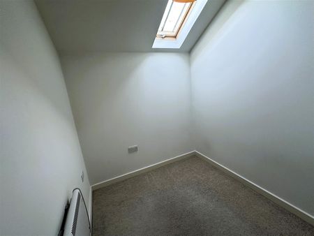 Seagers Court, Audley Road, Chippenham, SN14 - Photo 3