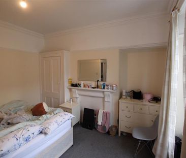 3 bedroom apartment to rent - Photo 3