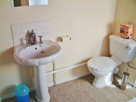 96 Newland Street West, Lincoln - Photo 3