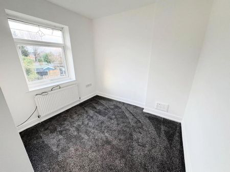 3 bedroom end of terrace house to rent - Photo 4