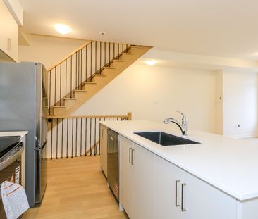 For Lease - 1989 Matteer Court Unit# 30, Innisfil, Ontario - Photo 4