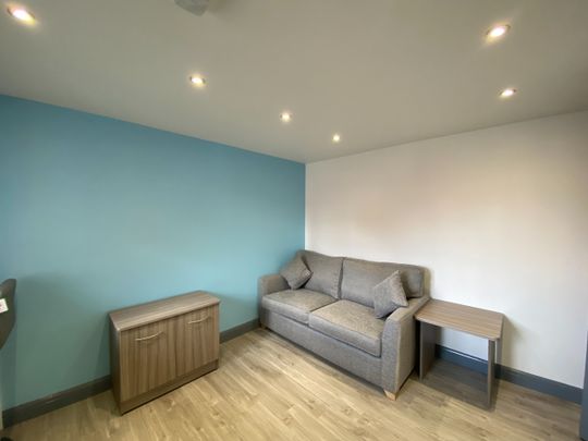 5 Bed Flat, Dawlish Road, B29 - Photo 1