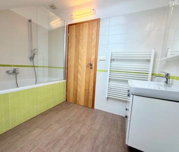 Pronájem útulného bytu v OV 3+kk s terasou, garážovým parkovacím st... - Photo 6