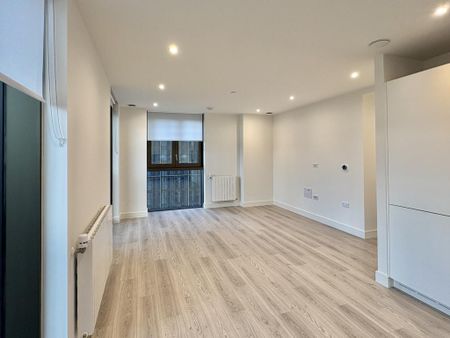 3 bedroom apartment to rent - Photo 3