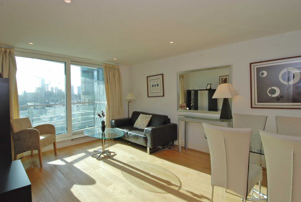 St. George Wharf, London, SW8 2AU - Photo 1
