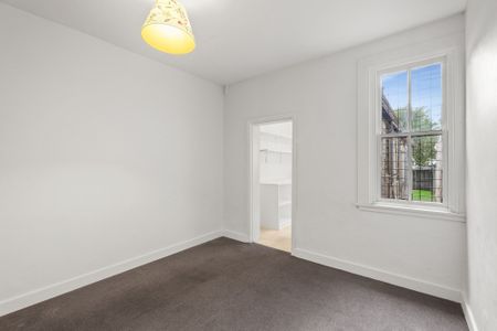 Split Level Two Bedroom Terrace - Photo 4