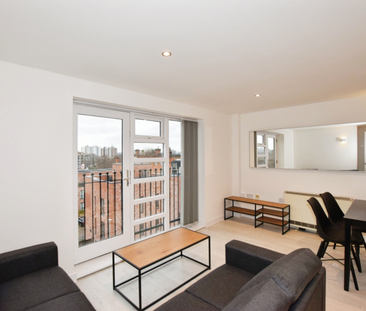 2 bedroom flat to rent - Photo 2