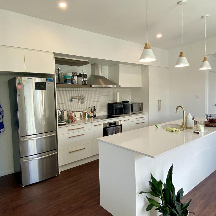 Modern easy care - Photo 1