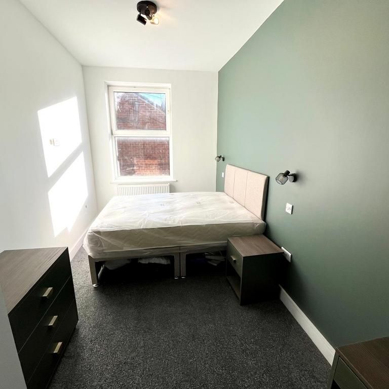 1 bedroom in a house share to rent - Photo 1