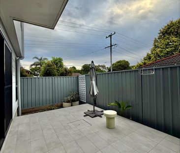 Near-New, Modern Townhouse in Prime Location - Photo 5