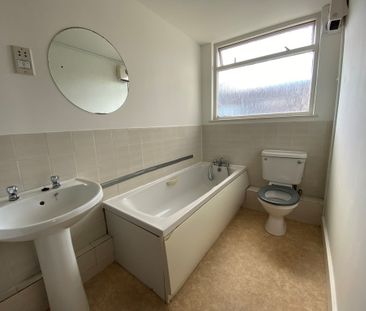 2 bed apartment to rent in Clarence Road, St. Leonards-on-Sea, TN37 - Photo 3