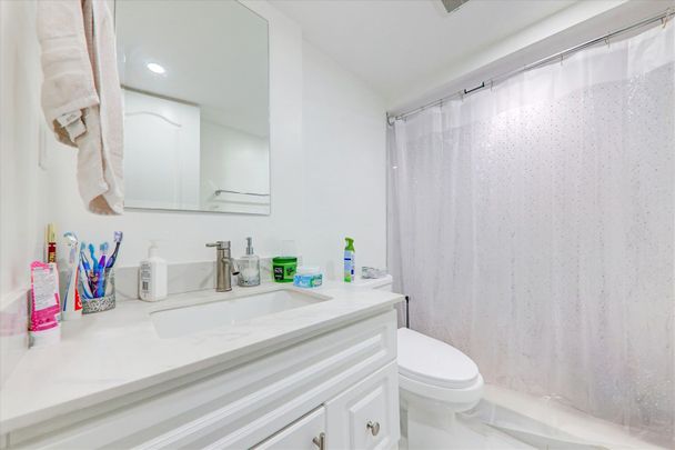 For Lease - 82 Warnford Circle Unit# Bsmt, Ajax, Ontario - Photo 1