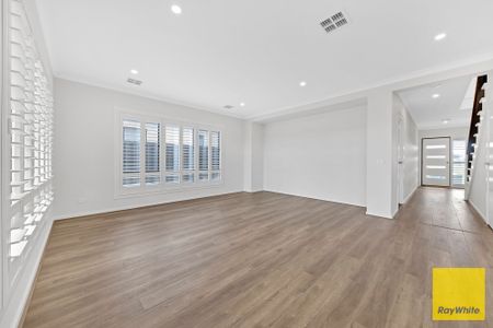 Spacious Double-Storey Home for the Growing Family! - Photo 2