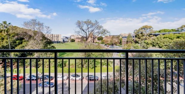 Castle Camperdown Three, Sydney - Photo 1