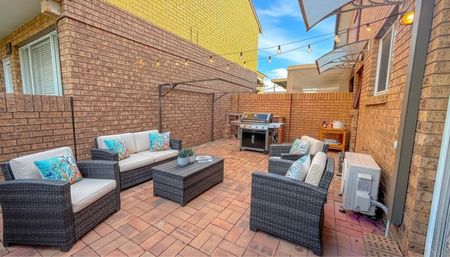 2-Bedroom Townhouse with Lock-Up Garage - Photo 5