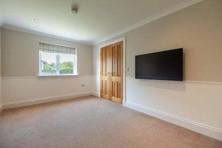 4 bedroom detached house to rent - Photo 5