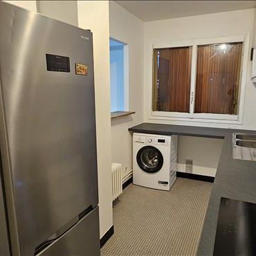 4 pièces - Meublé - 93,9 m² - 1er étage - Colocation non autorisée - Photo 1