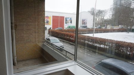 71 m² med nyere køkken, badeværelse og hele 2 altaner - Foto 2