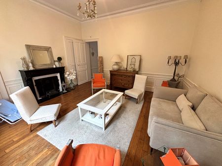 Location Appartement 6 pièces 151m² - Photo 2
